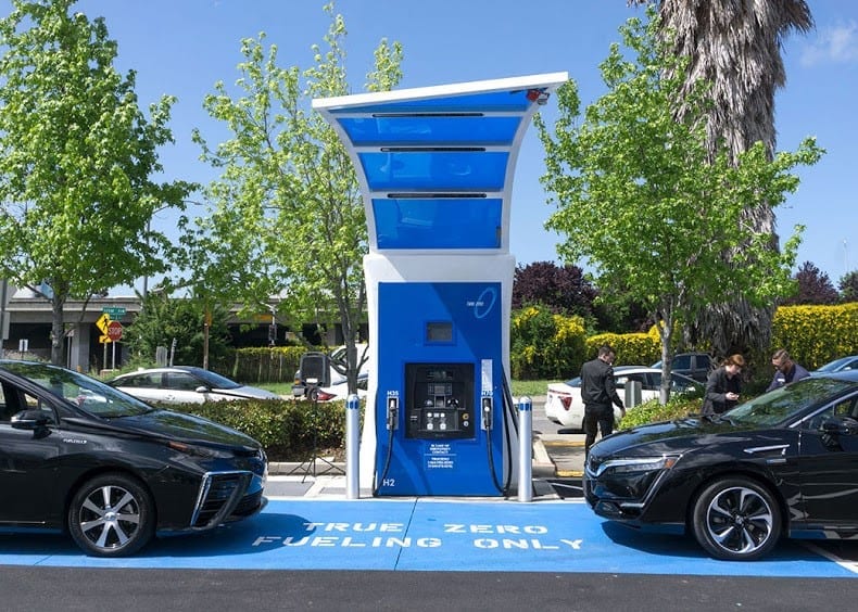 Two cars fuel with hydrogen