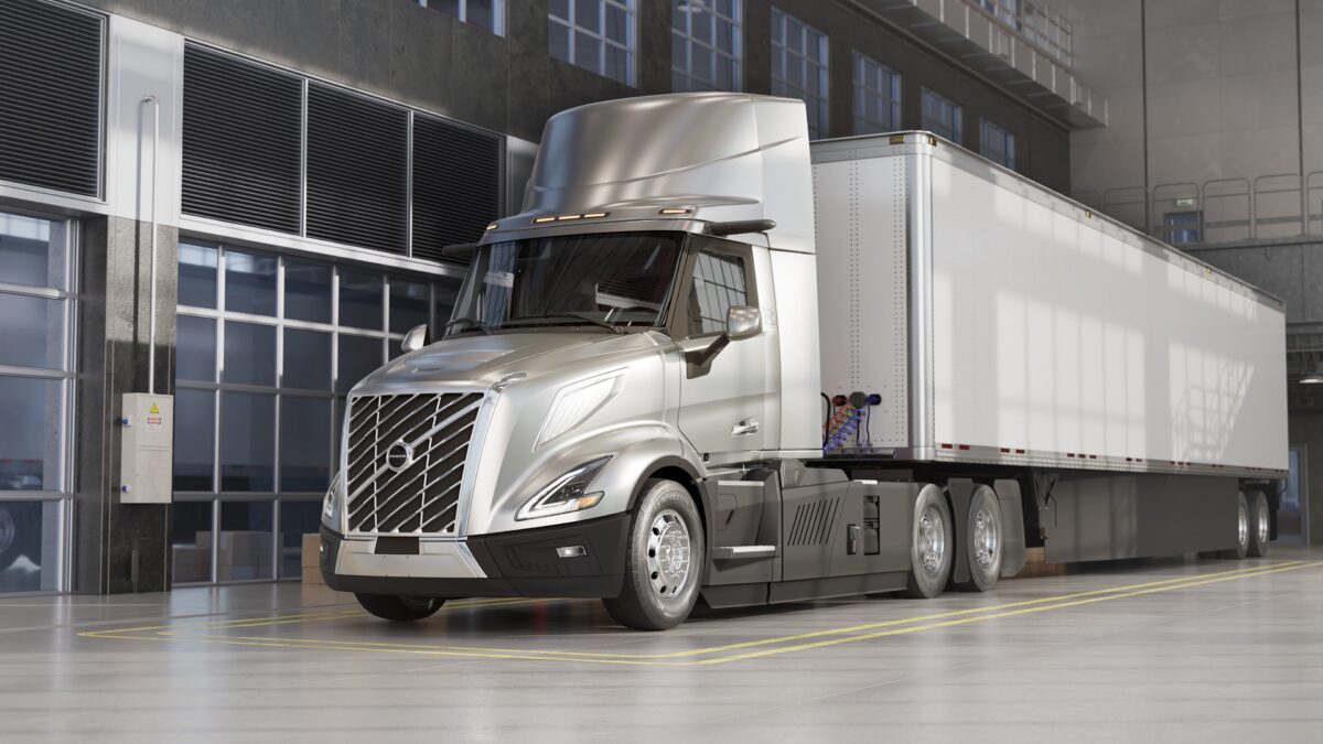 Volvo Trucks Unveils 2027-Compliant Engine, Expands VNR Electric Capabilities
